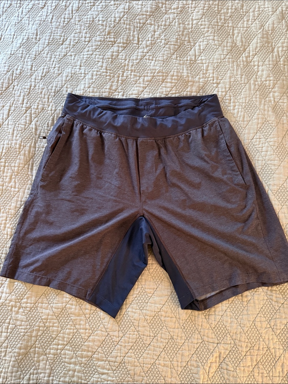 Men's Lululemon Performance Athletic Shorts - Navy/ Dark Gray